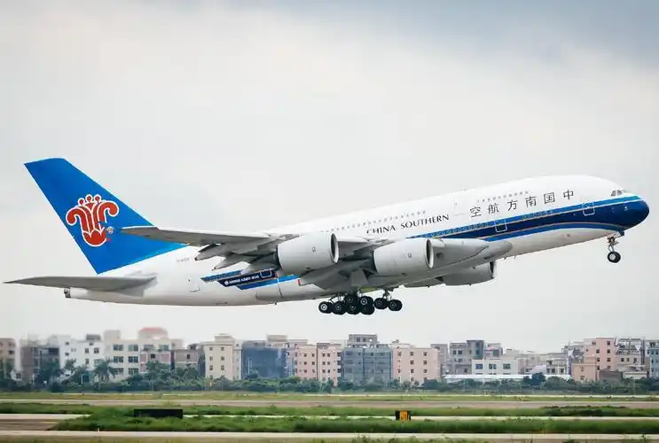 图片来源:南方航空官方账号国内最大的飞机,南方航空空中客车a380型