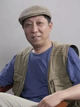 周解放(韩童生饰演)