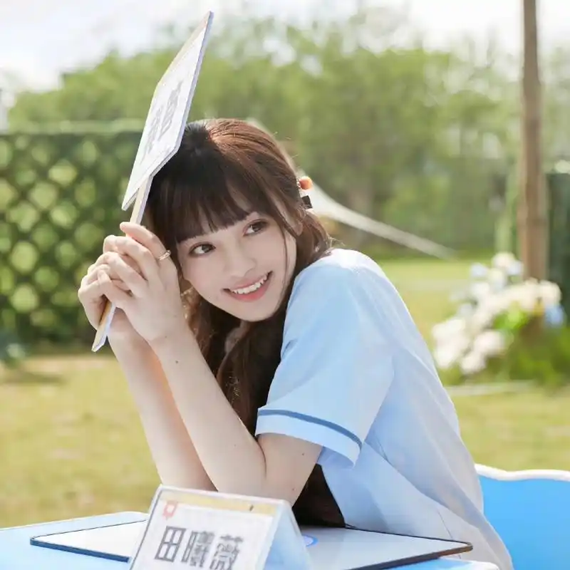 田曦薇|青春校服可爱女生头像 源女子推理社官微 太青春了我滴宝