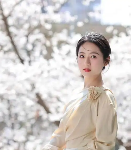 东南大学校花走红,颜值超越刘亦菲惊艳全网