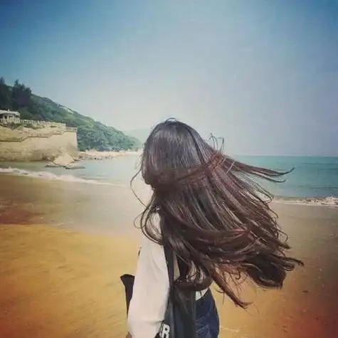 海边长发背影女头像(海边背影女生头像气质) - 搞怪个性头像 - 艾伊特