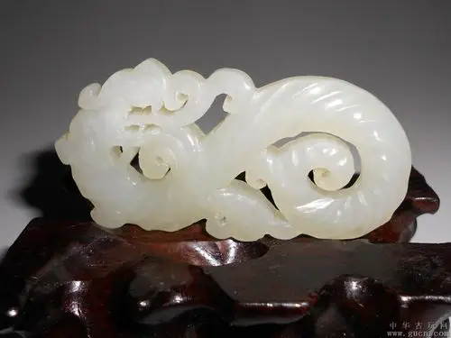 传世美玉之"如意龙"白玉雕件