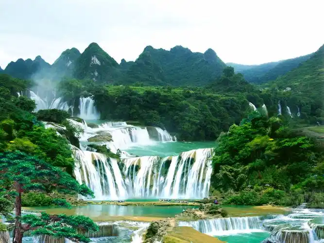 流行歌词高高的山来清清的水