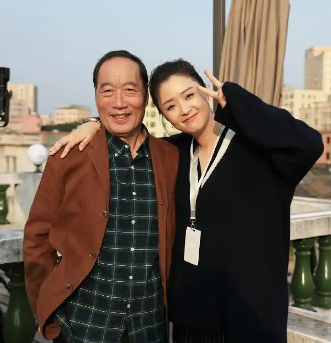 金牌配角白志迪曾在颐和园卖汽水与初恋妻子恩爱到老