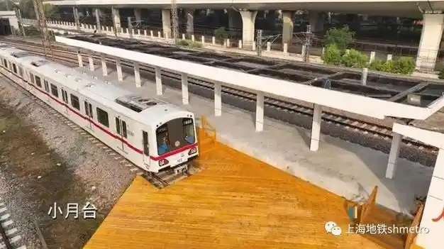 30年日新月异,当年的车站,设施早就更新换代,但唯独在梅陇基地里,还有