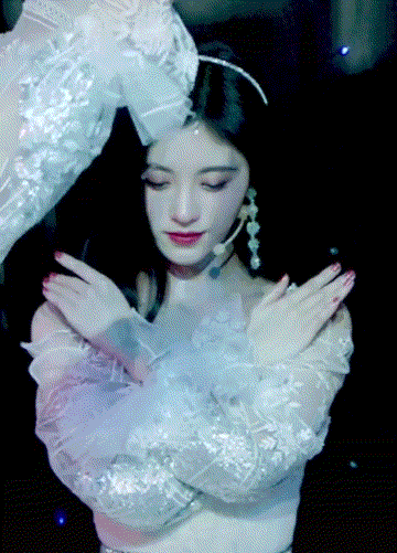 鞠婧祎孙珍妮动图