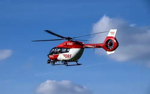 救护直升机,飞行,天空 iphone 壁纸