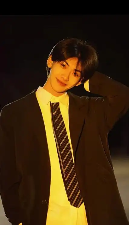 痞帅痞帅的男生手机壁纸2023最新 不经意间遇见的可爱比落日还要温柔