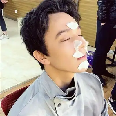 哈萨克斯坦帅哥迪玛希头像高清进口小哥哥我宣你啊