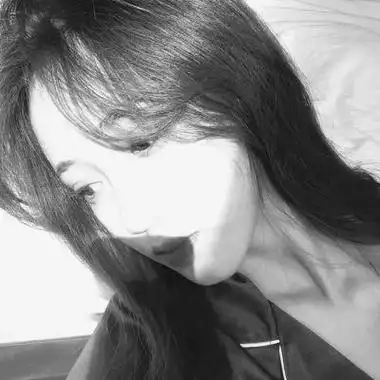 2020黑白头像女生伤感侧脸图片 你是我回不去的从前