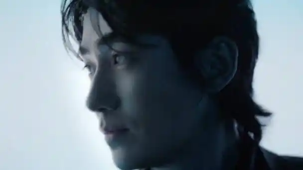 朱一龙硬控我60秒今日朱一龙最新短片曝光黑西装配狼尾头矜贵优雅浓眉