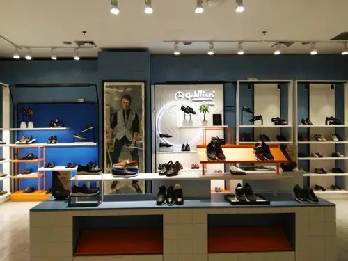 黔江佳惠华盛堂店一楼,金利来男鞋,盛情回馈新老顾客!