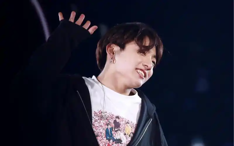 【田柾国】shoot! bts jungkook小国的换装秀_哔哩哔哩_bilibili