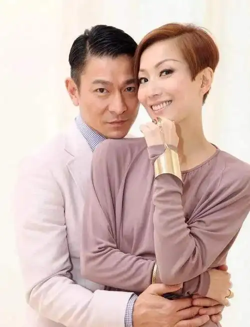 金鸡奖后频上热搜的背后,59岁刘德华:谦谦君子,温润如玉