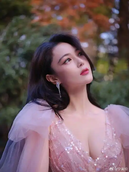 张馨予身材真好!