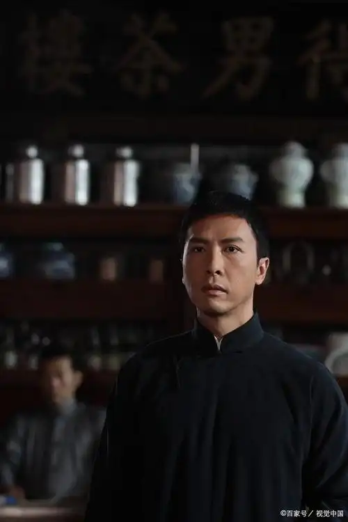 近日,《叶问5》官方宣布将于2025年上映,主演甄子丹也确认回归出演.