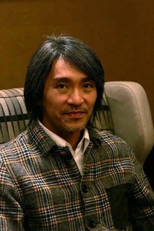 事实证明,有过6段情的"贫民窟巨星"周星驰,早已走上另一条路