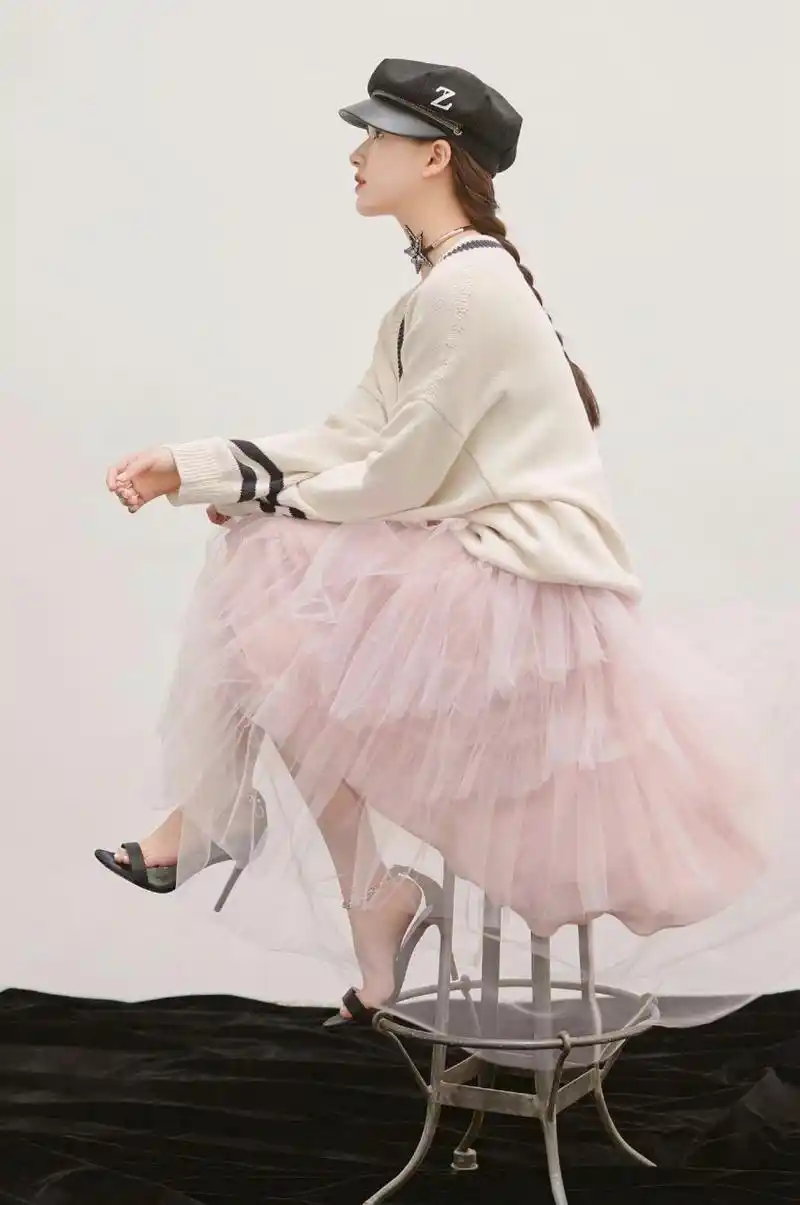 赵露思高跟凉鞋美腿