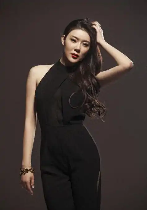 李泽楷曾被她迷得疯狂,林丹曾为他不顾孕妻,她有什么魅力?