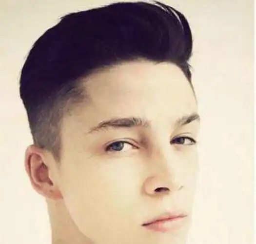 大脸男生适合剪什么发型?看完你就懂了