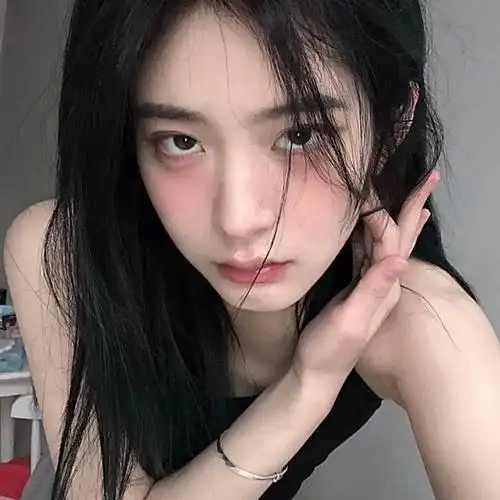 想求那种五官超级优越的美女大头照