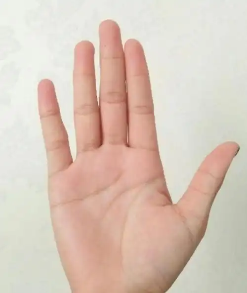 女人"最命薄"的手相,必定晚年无依无靠,一生劳碌命,你是吗__凤凰网