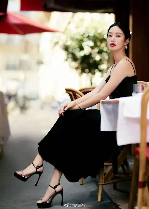 杨采钰蝴蝶少女即视感##杨采钰耳边花朵编发