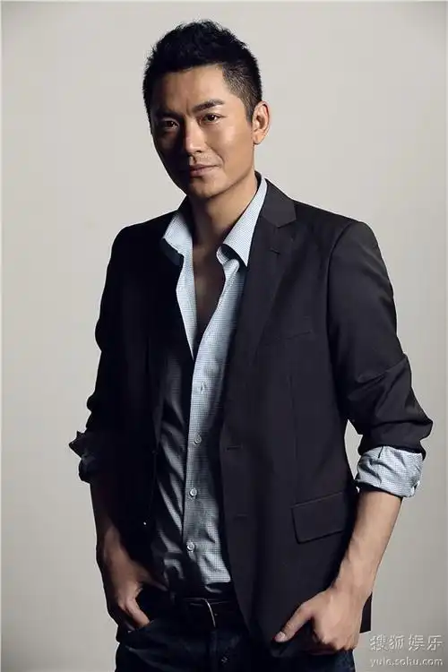 朱泳腾摔伤刚恢复 为新戏《我的抗战》做宣传