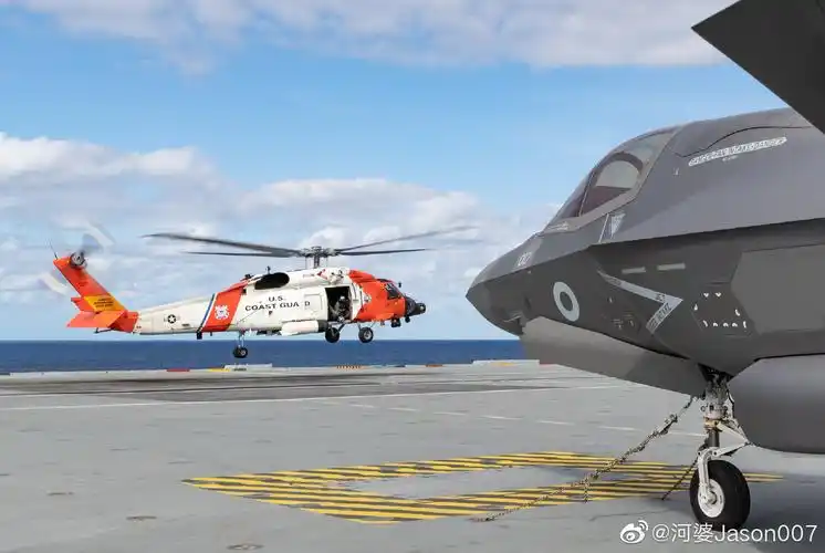 美国海岸警卫队hh-60"松鸦鹰"直升机降落"女王"号