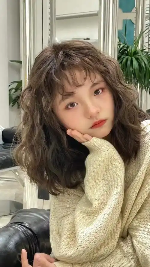 法式羊毛卷发,修饰脸型,减龄,非常温柔