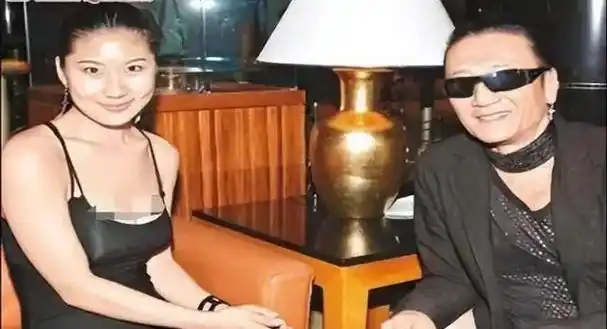 谢贤前女友coco:恋爱12年无果,用青春换来2000万,如今怎样了