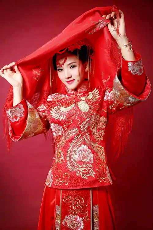 新娘饰品古装凤冠头饰秀禾和服民族风金色红色流梳中式步摇发钗风