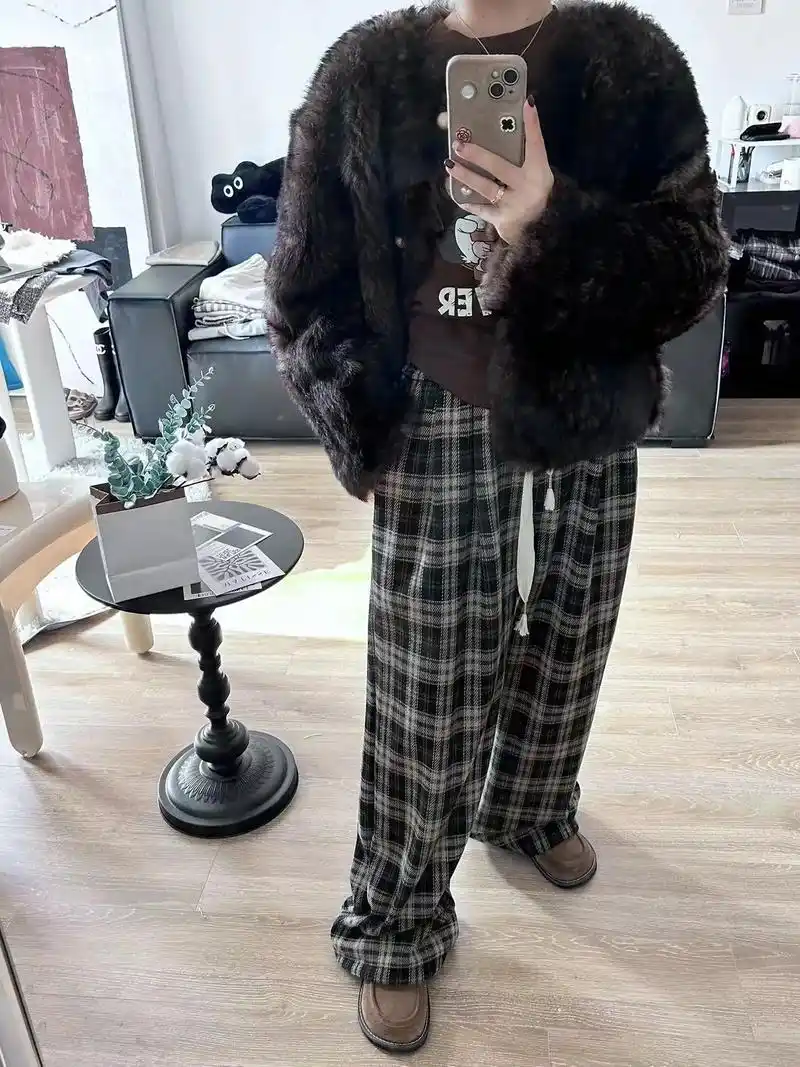 挑战100天成为穿搭博主第42天.今日份格子裤穿搭请查收 格 - 抖音