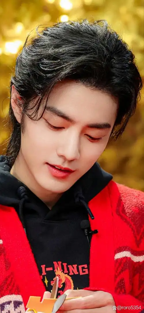 肖战# 红衣战战俊朗儒雅茂林修竹