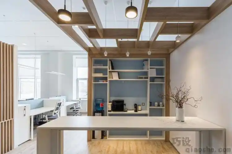 光办公区域就需要60平方,剩下的40平方,可以做茶水间,会议室,经理办公