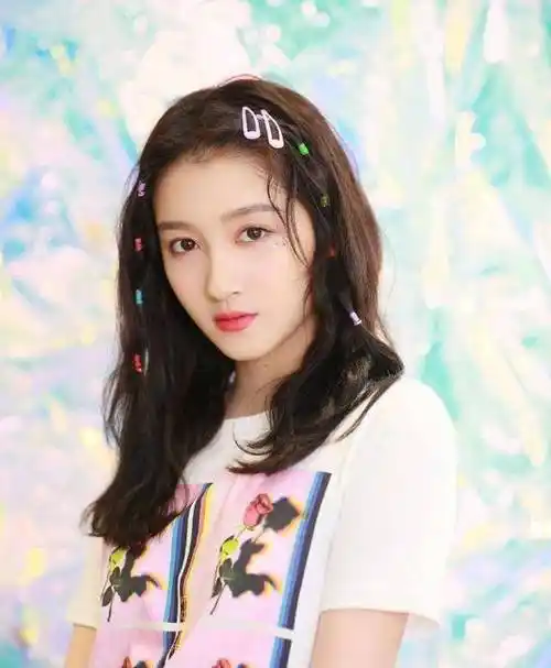 90后女明星颜值,关晓彤迪丽热巴上榜,杨紫排第几?_章若楠_一角_女神