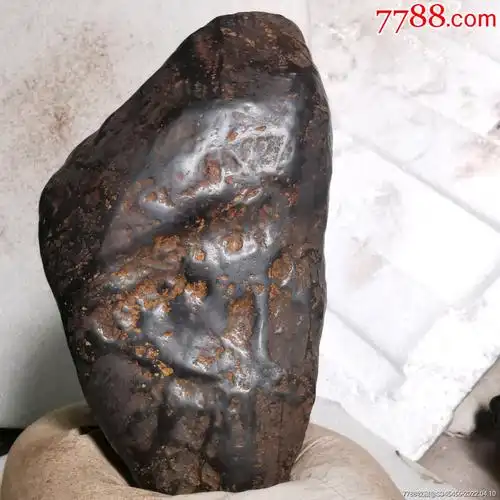 强磁铁陨石陨石纯天然陨石摆件