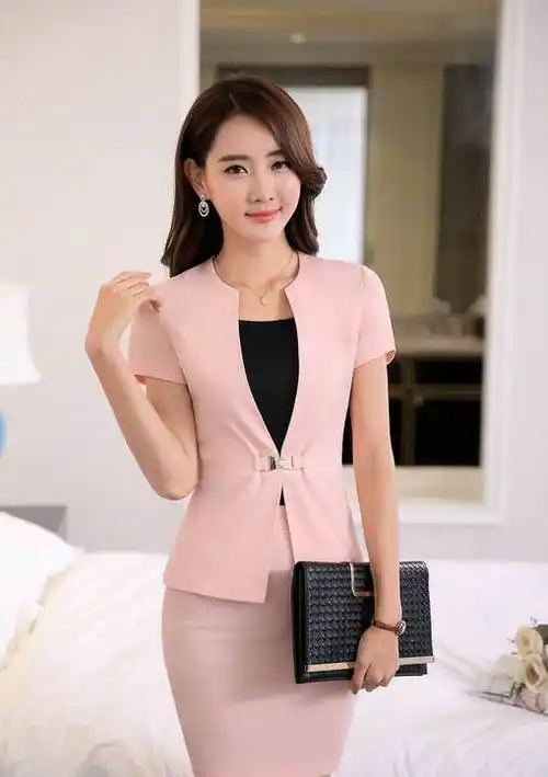 女人在职场中的穿搭,凸显良好的气场,职业装是女人最好的搭配