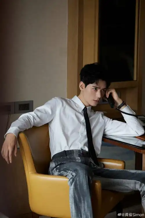 七彩祥云随拍#龚俊晒七彩祥云祝高考生加油,心态稳稳滴,成绩杠杠滴!