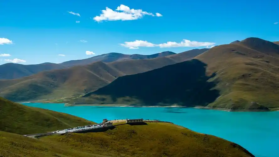 羊卓雍措西藏羊湖景区