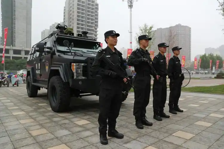 【忠诚颂·我为祖国站岗】焦作特警:加强武装巡逻确保双节期间社会