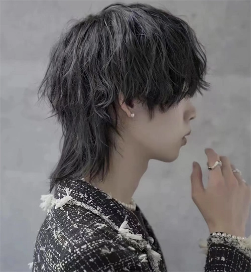 帅气时髦狼尾发型 备受小鲜肉喜爱