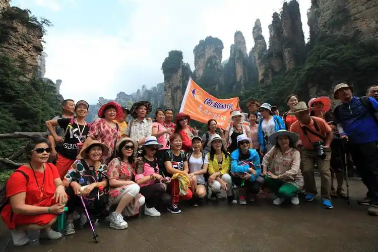 我随保利合唱团旅游集体照大全