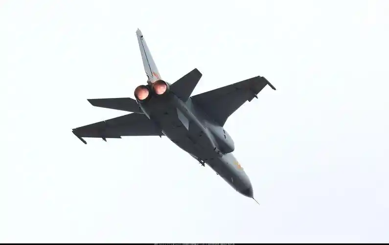 解放军歼轰7a猛照它腿长力大攻防本领相当强悍