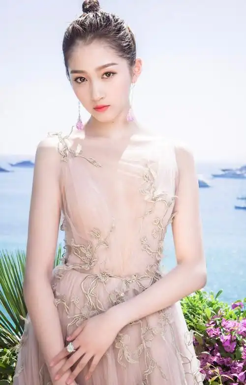 关晓彤个人资料关晓彤个人资料