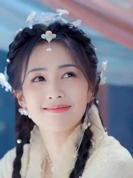 白鹿奔跑吧古装随拍#白鹿古装可甜可帅!就等霸气的姜雪宁来了!