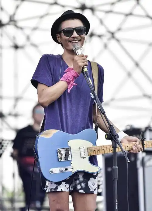 "少年"朴树迎来45岁生日,粉丝表白亲切称"朴师傅"