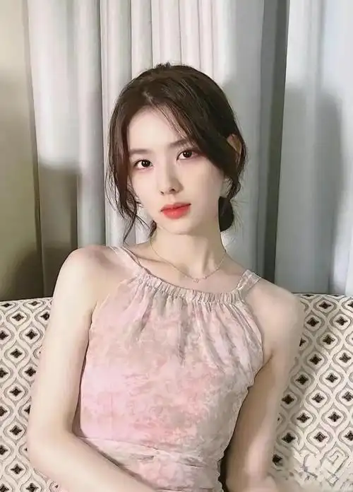 孙一宁性感写真照_网易订阅