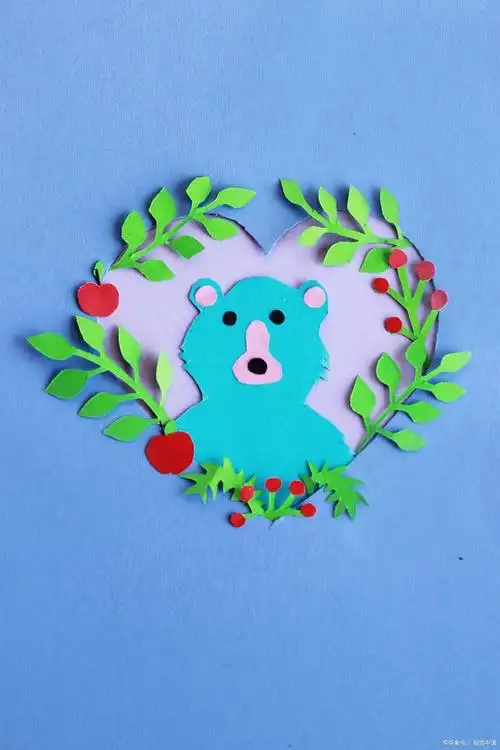 在我们的日常生活中,卡纸是一种常用于制作手工艺品的材料.