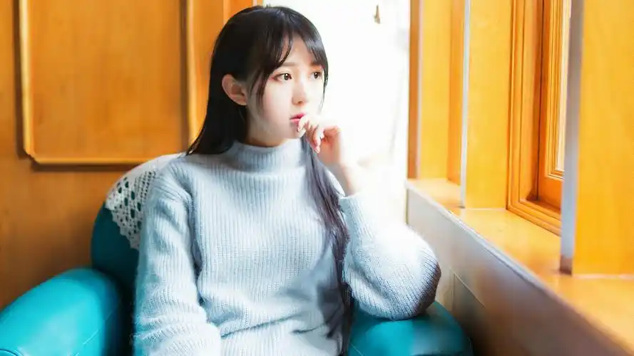 甜美可爱邻家女孩唯美高清桌面壁纸